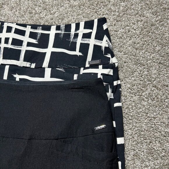 S.C.&Co. Womens Sz M 2-Pack Skorts Black & White Print Stretchy Rayon - Picture 9 of 11